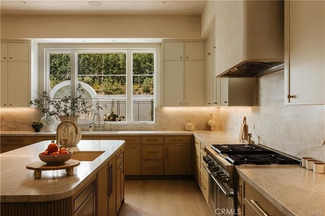 16933 Bosque Drive, Encino, CA 91436