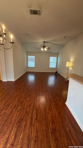 609 MEADOW ARBOR LN, Universal City, TX 78148