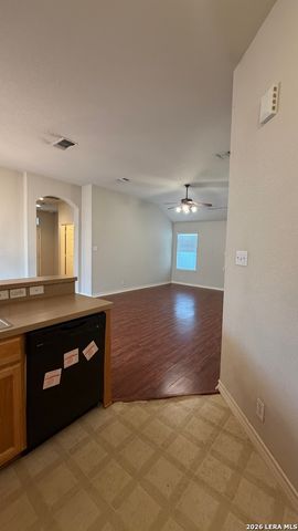609 MEADOW ARBOR LN, Universal City, TX 78148