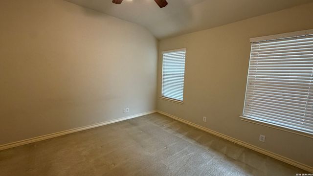 609 MEADOW ARBOR LN, Universal City, TX 78148