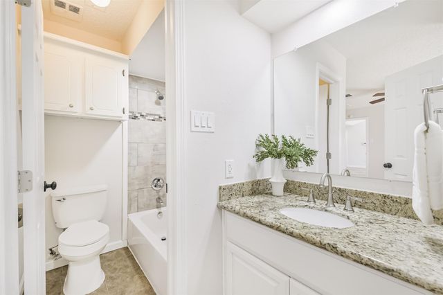 5104 Apple Springs Drive, Pearland, TX 77584