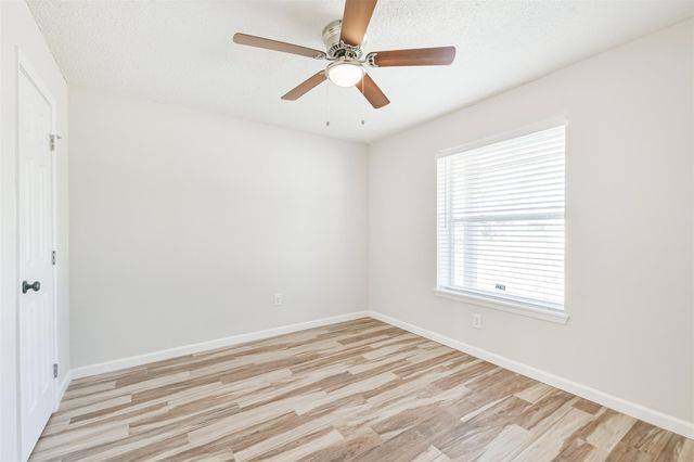 5104 Apple Springs Drive, Pearland, TX 77584