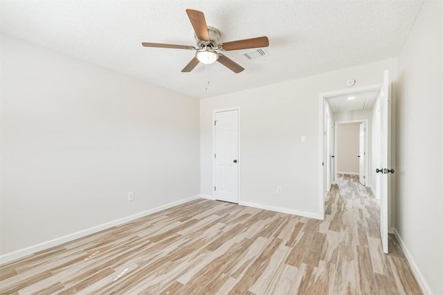 5104 Apple Springs Drive, Pearland, TX 77584