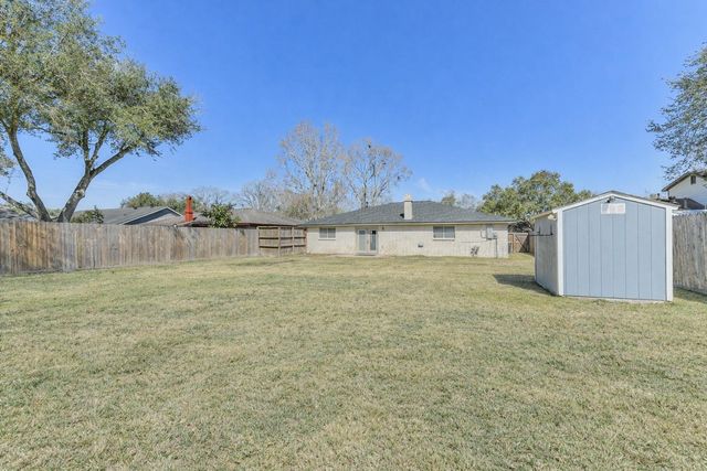 5104 Apple Springs Drive, Pearland, TX 77584