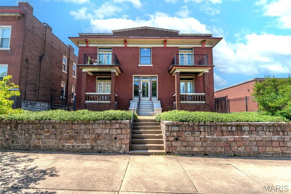 3916-3918 Flad Avenue, St Louis, MO 63110