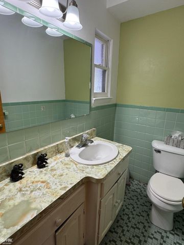 2515 Woodstock Drive, Port Huron, MI 48060