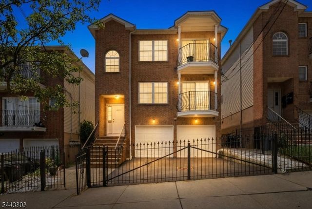 49 Crawford St, Newark City, NJ 07102