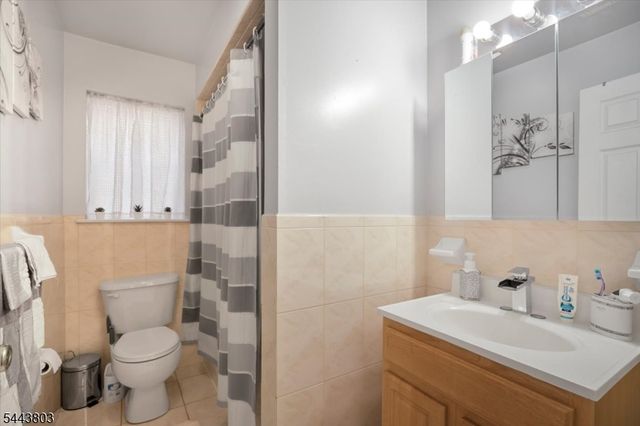 49 Crawford St, Newark City, NJ 07102