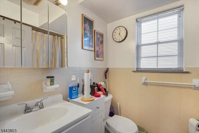 49 Crawford St, Newark City, NJ 07102