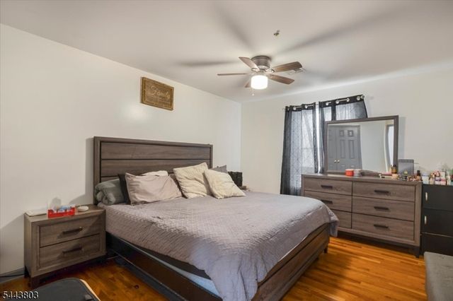 49 Crawford St, Newark City, NJ 07102