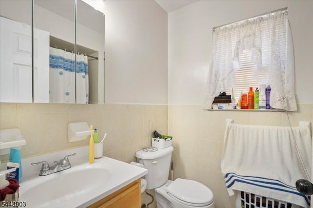 49 Crawford St, Newark City, NJ 07102