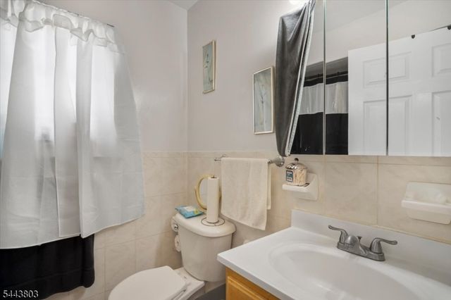 49 Crawford St, Newark City, NJ 07102