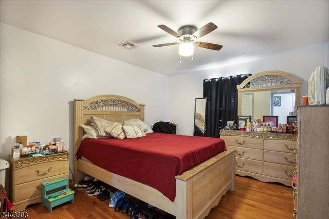 49 Crawford St, Newark City, NJ 07102