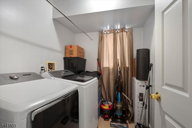 49 Crawford St, Newark City, NJ 07102