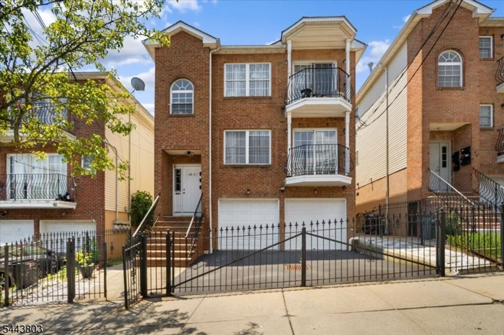 49 Crawford St, Newark City, NJ 07102