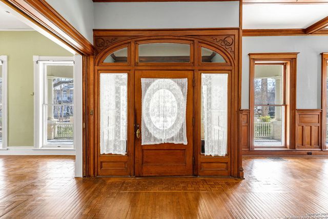 241 KING WILLIAM, San Antonio, TX 78204