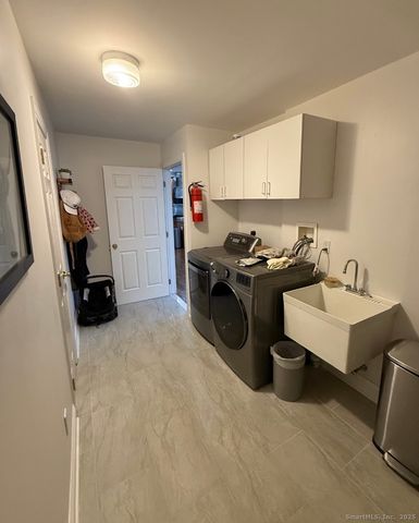 368 Hoyt Street, Darien, CT 06820