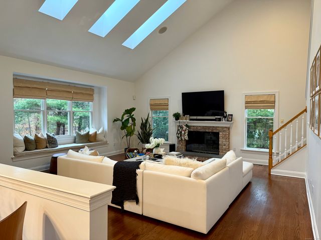 368 Hoyt Street, Darien, CT 06820