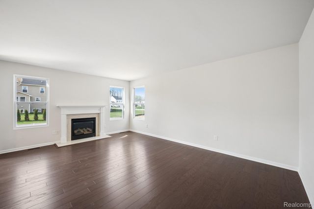 606 Harvest Way, Chelsea, MI 48118