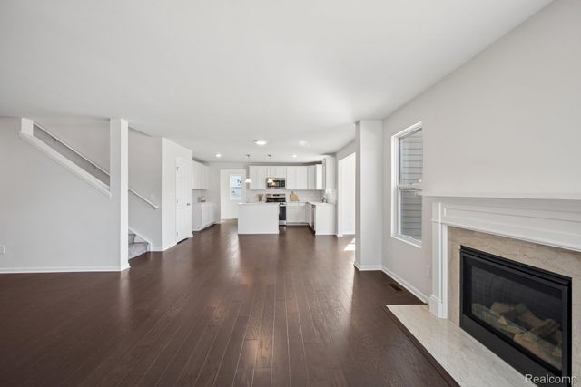 606 Harvest Way, Chelsea, MI 48118