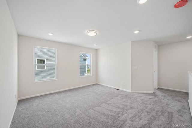 606 Harvest Way, Chelsea, MI 48118