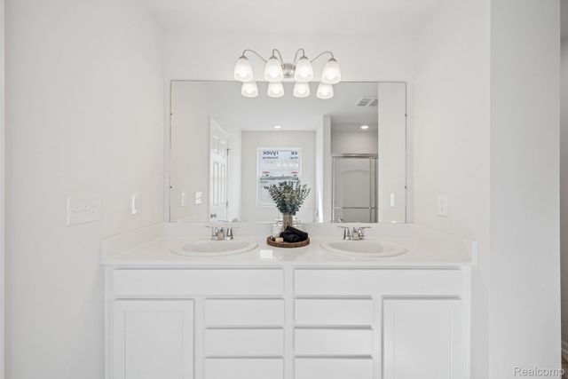 606 Harvest Way, Chelsea, MI 48118