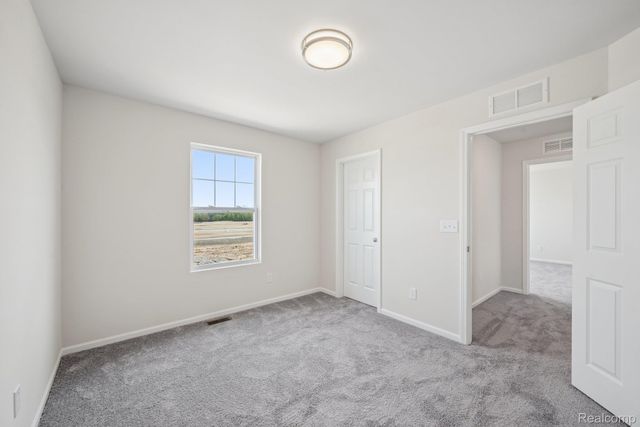 606 Harvest Way, Chelsea, MI 48118