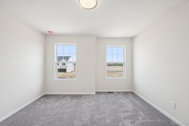 606 Harvest Way, Chelsea, MI 48118