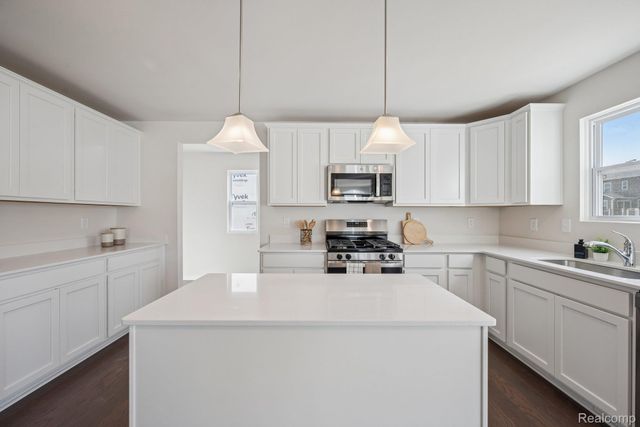 606 Harvest Way, Chelsea, MI 48118