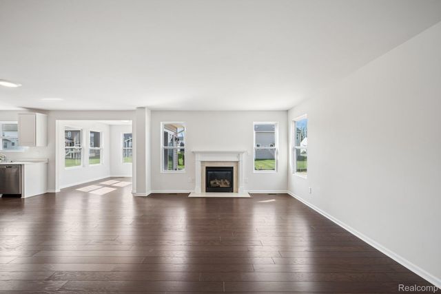 606 Harvest Way, Chelsea, MI 48118
