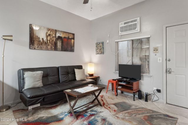 118 Dock Street Apt 3, Wilmington, NC 28401