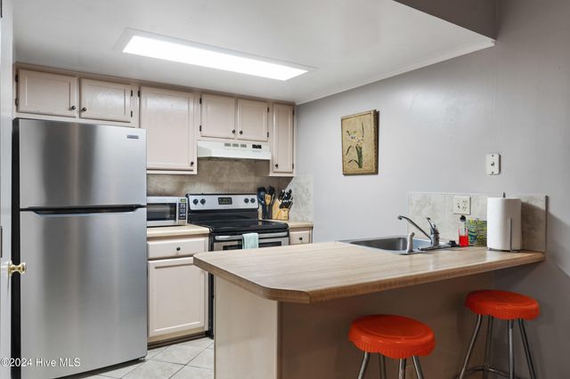 118 Dock Street Apt 3, Wilmington, NC 28401