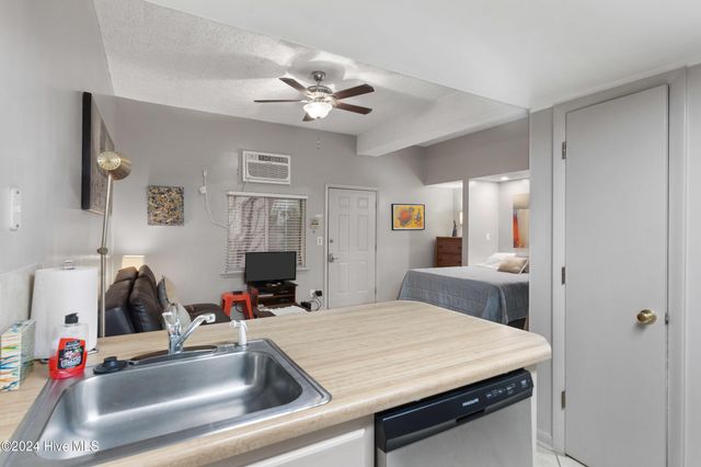118 Dock Street Apt 3, Wilmington, NC 28401