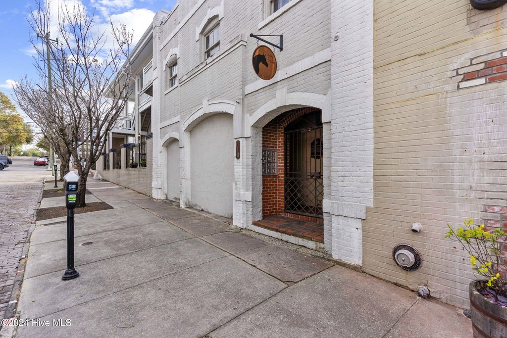 118 Dock Street Apt 3, Wilmington, NC 28401