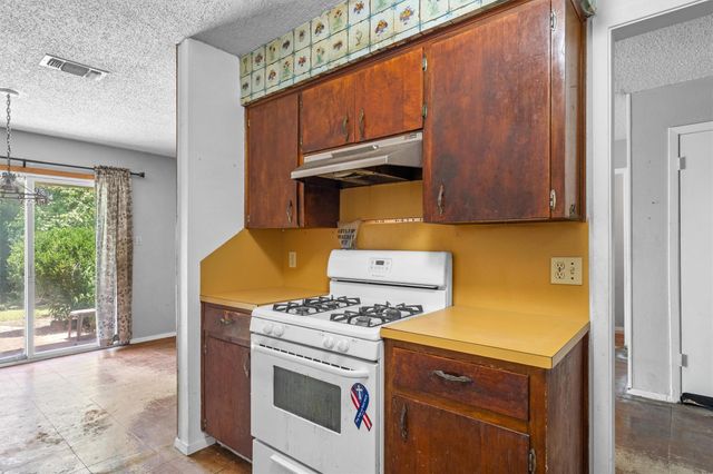 1100 S Trace DR, Austin, TX 78745