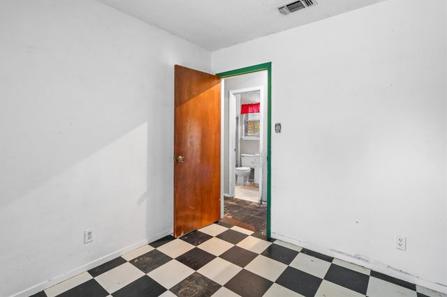 1100 S Trace DR, Austin, TX 78745