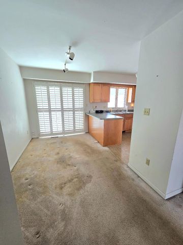 1542 W 93rd Court, Crown Point, IN 46307