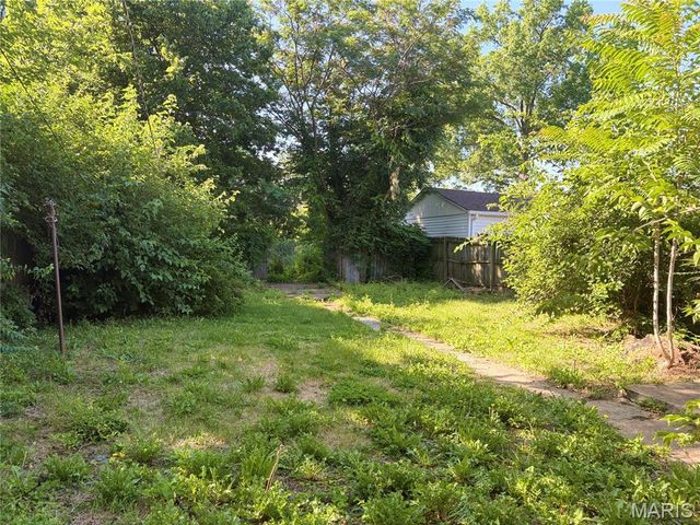 5420 Queens Avenue, St Louis, MO 63115