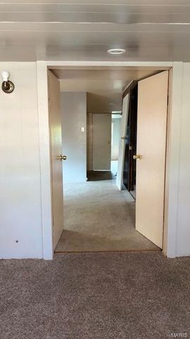 5420 Queens Avenue, St Louis, MO 63115