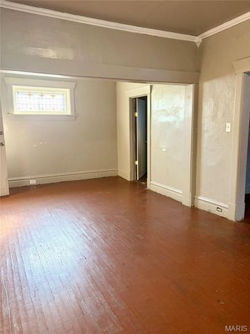 5420 Queens Avenue, St Louis, MO 63115