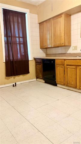 5420 Queens Avenue, St Louis, MO 63115