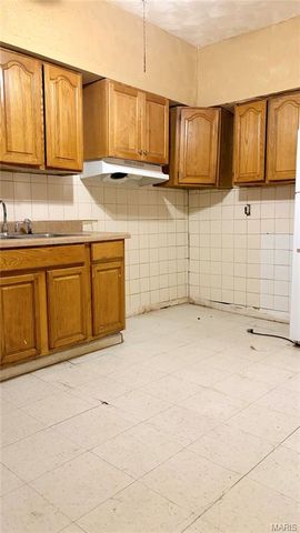 5420 Queens Avenue, St Louis, MO 63115