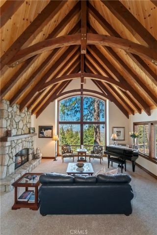 26071 Walnut Hills, Lake Arrowhead, CA 92352