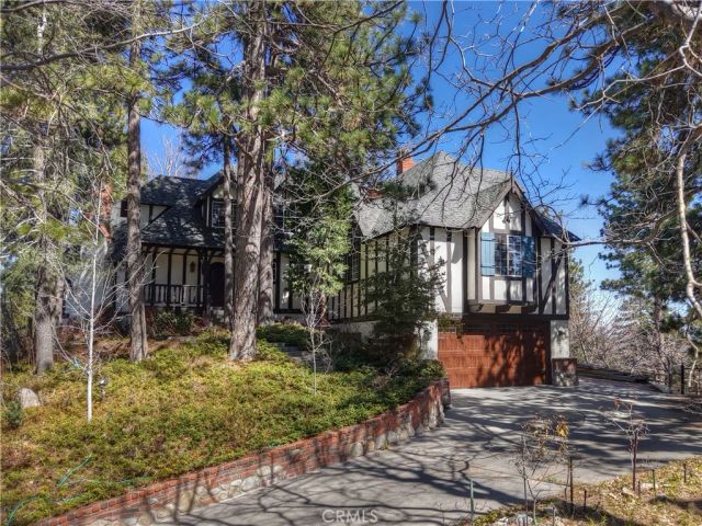 26071 Walnut Hills, Lake Arrowhead, CA 92352