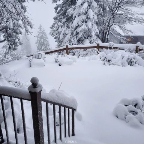 26071 Walnut Hills, Lake Arrowhead, CA 92352