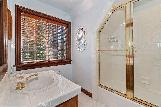 26071 Walnut Hills, Lake Arrowhead, CA 92352