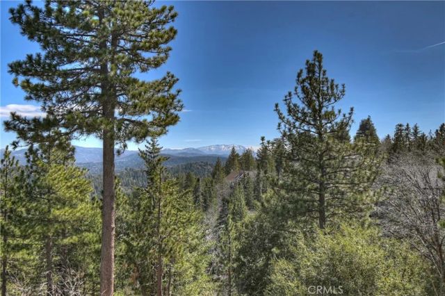 26071 Walnut Hills, Lake Arrowhead, CA 92352