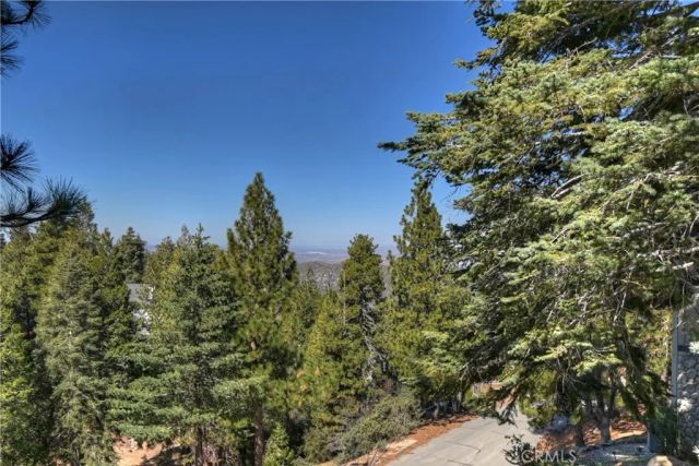 26071 Walnut Hills, Lake Arrowhead, CA 92352