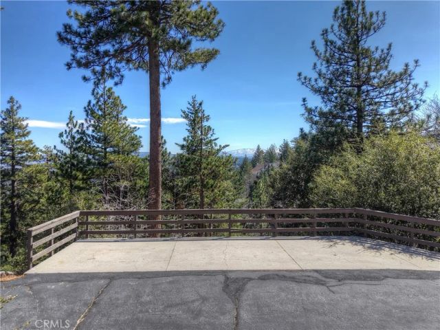 26071 Walnut Hills, Lake Arrowhead, CA 92352