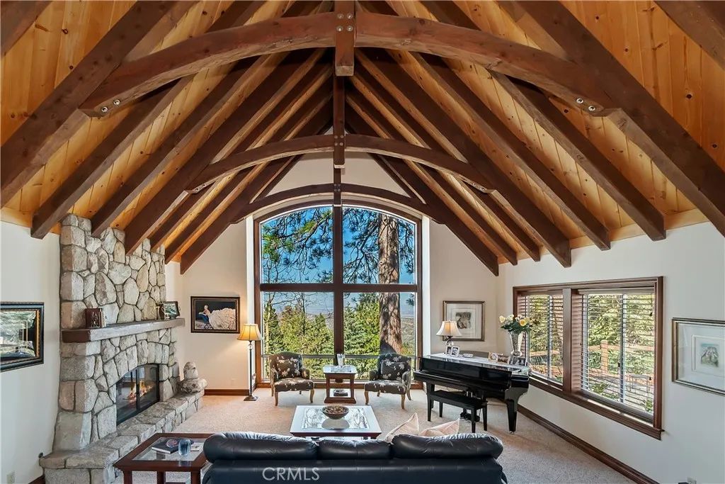 26071 Walnut Hills, Lake Arrowhead, CA 92352